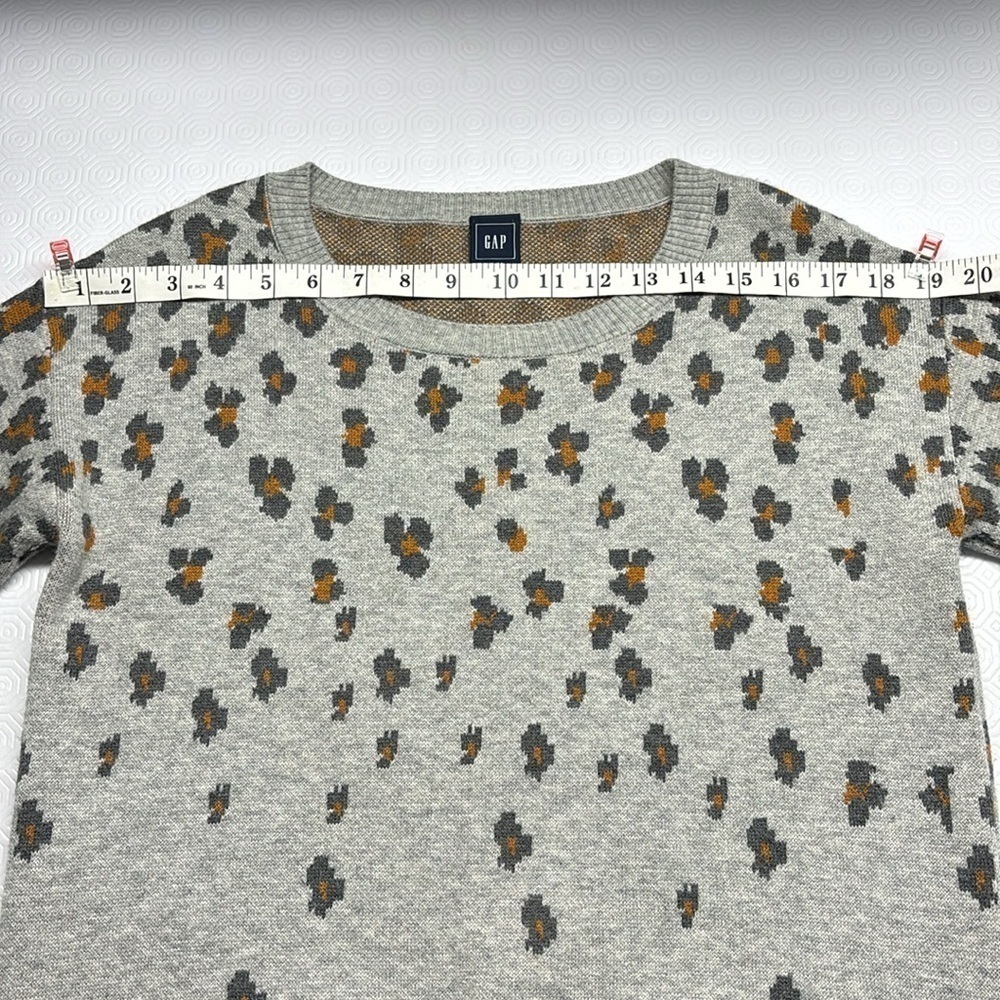 Gap Animal Print Merino Wool Blend Long Sleeve Crew Neck Sweater XS Grey - Picture 8 of 11